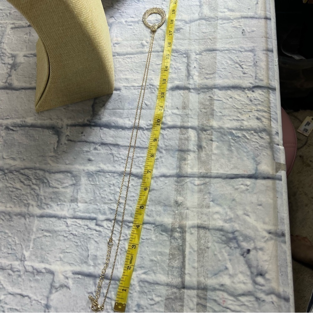 Long gold tone and rhinestone necklace - Picture 7 of 7